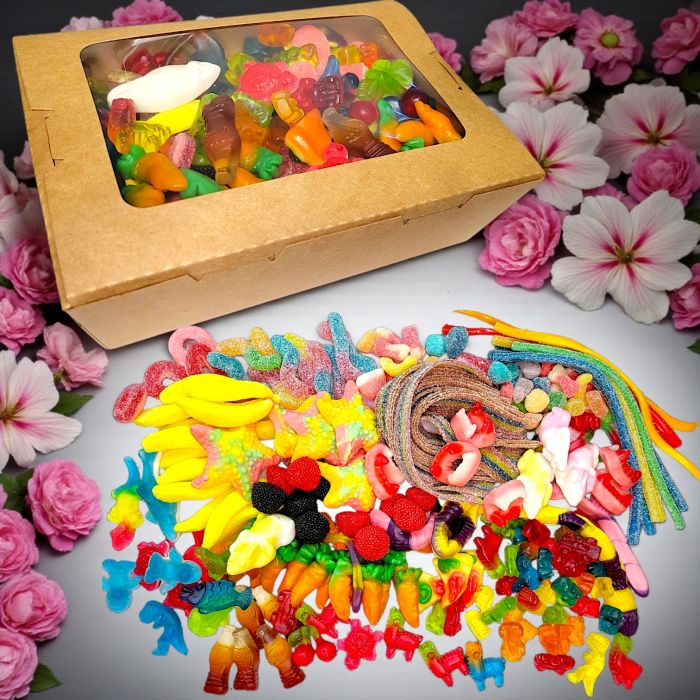 Большой подарочный бокс Сладкий Микс жевательных конфет 1кг (Trolli, мармеладные палочки-провода, кислые ленты) в крафтовой коробке с окном